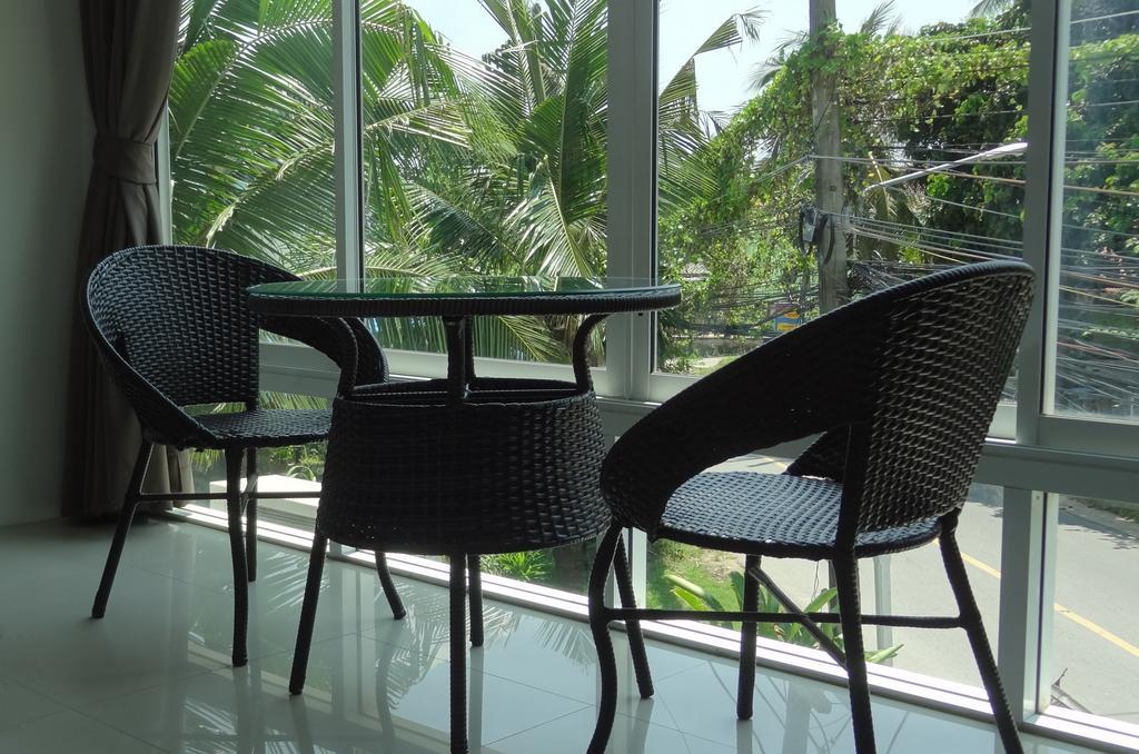 But Different Phuket Boutique Hotel Nai Harn Kültér fotó