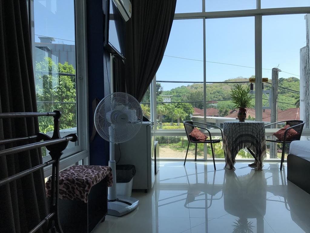 But Different Phuket Boutique Hotel Nai Harn Kültér fotó
