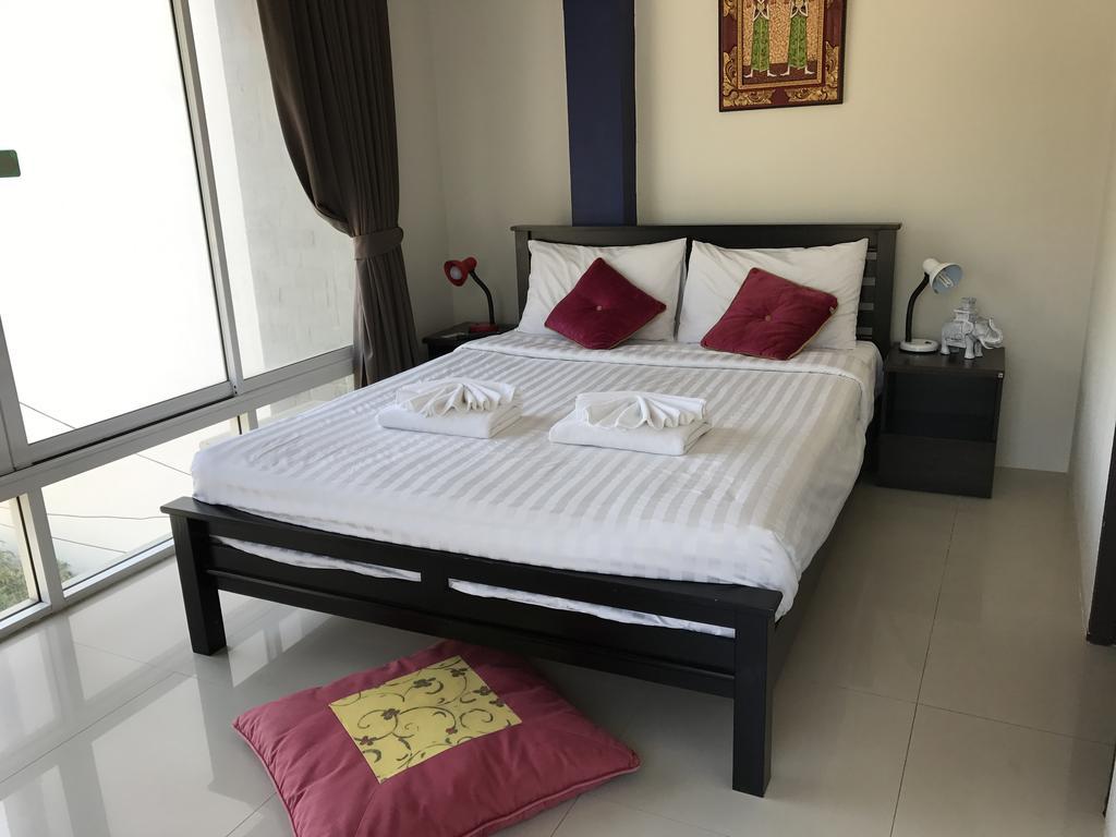 But Different Phuket Boutique Hotel Nai Harn Kültér fotó