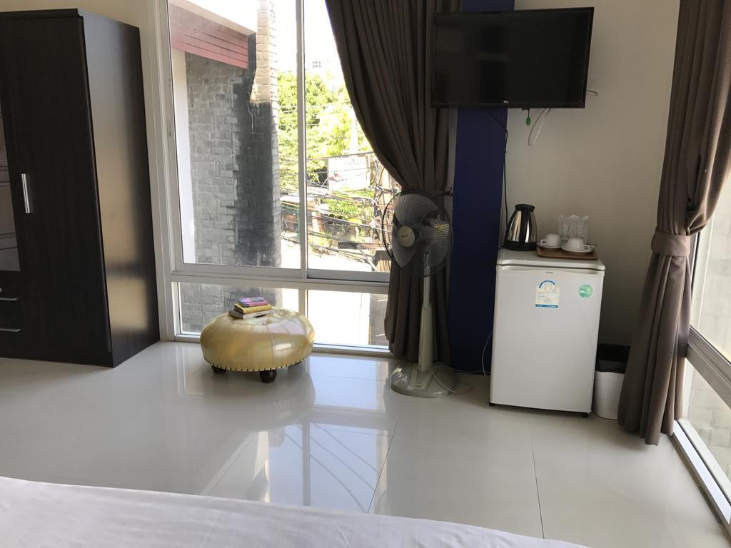 But Different Phuket Boutique Hotel Nai Harn Kültér fotó