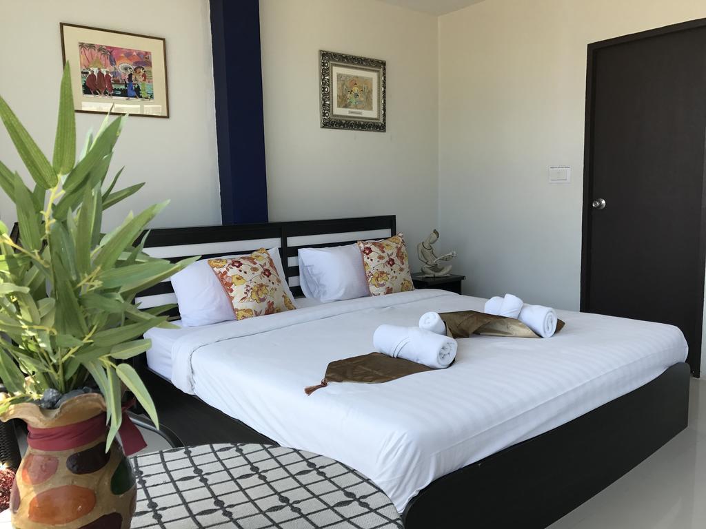 But Different Phuket Boutique Hotel Nai Harn Kültér fotó
