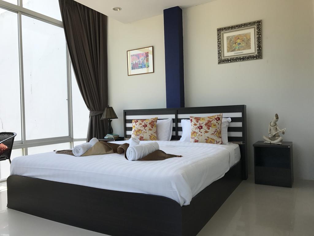 But Different Phuket Boutique Hotel Nai Harn Kültér fotó