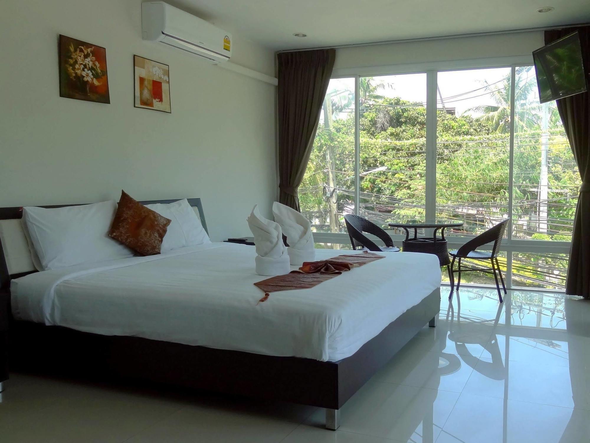 But Different Phuket Boutique Hotel Nai Harn Kültér fotó