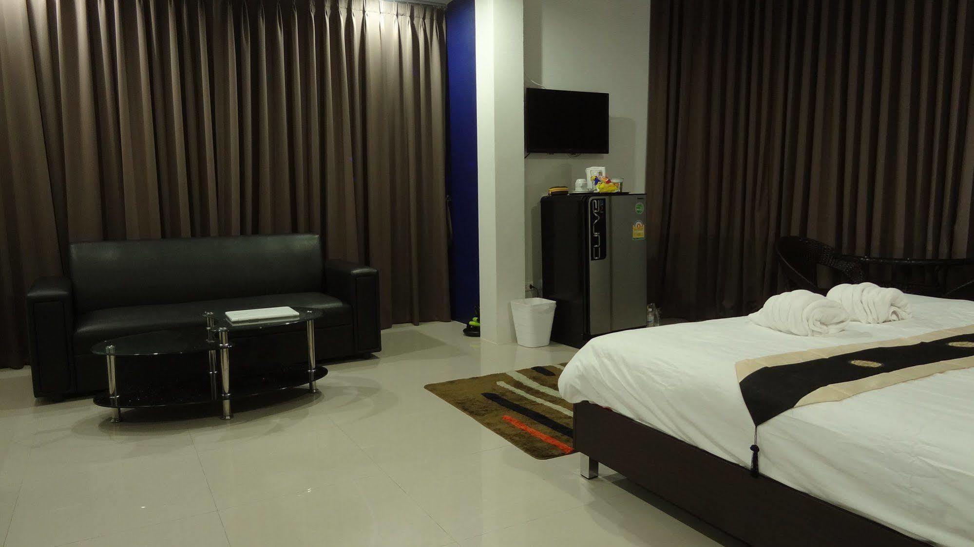But Different Phuket Boutique Hotel Nai Harn Kültér fotó