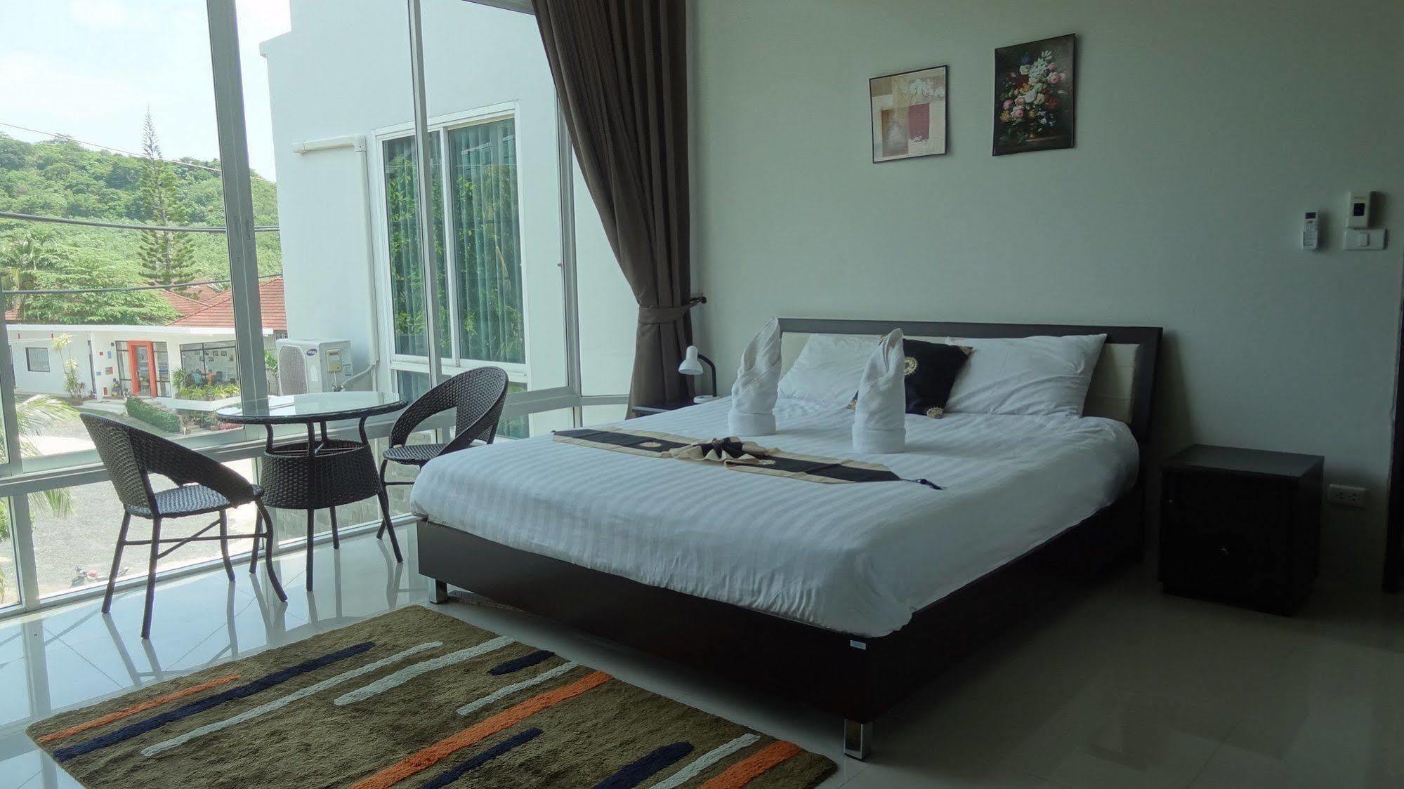 But Different Phuket Boutique Hotel Nai Harn Kültér fotó