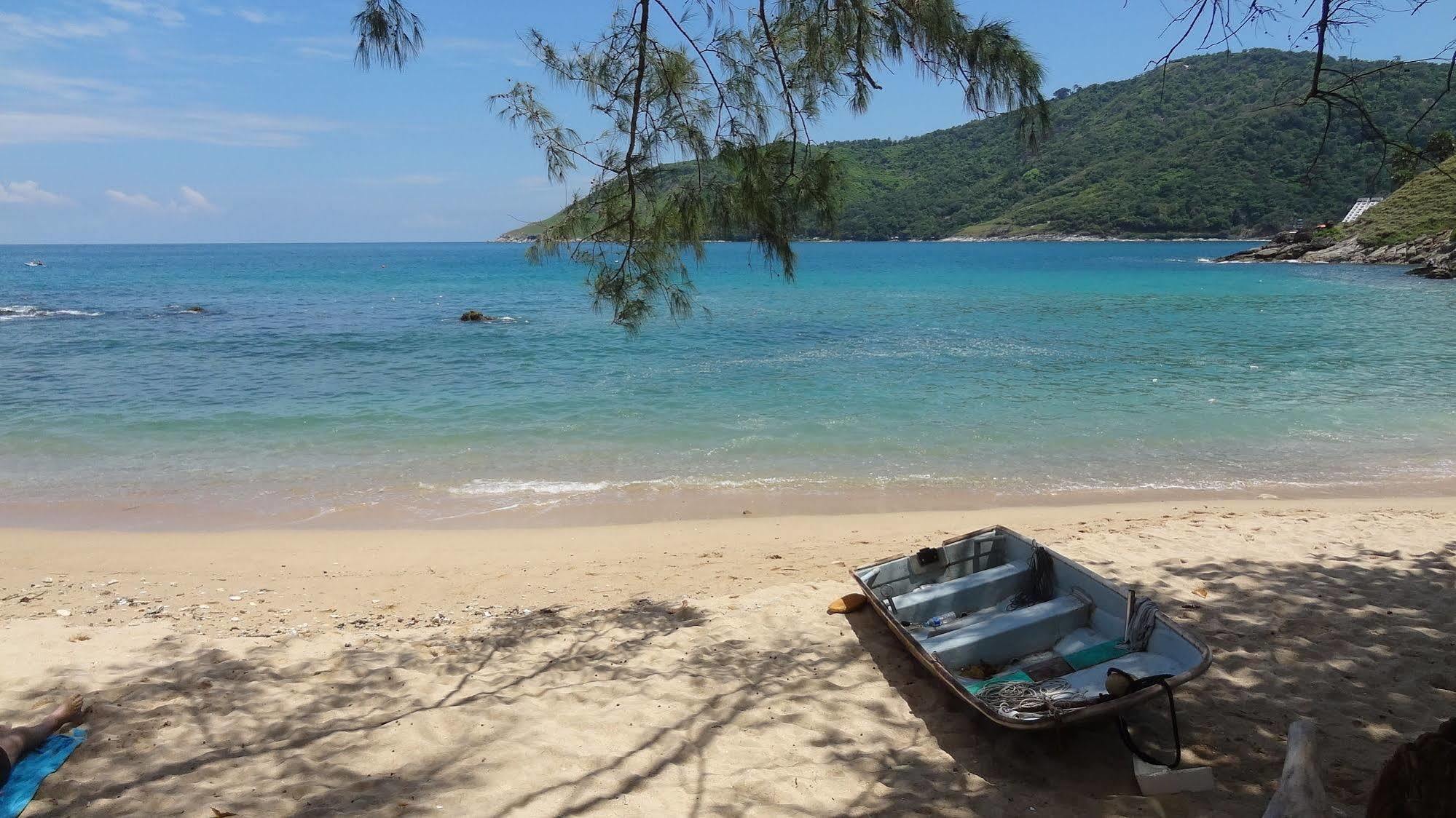But Different Phuket Boutique Hotel Nai Harn Kültér fotó